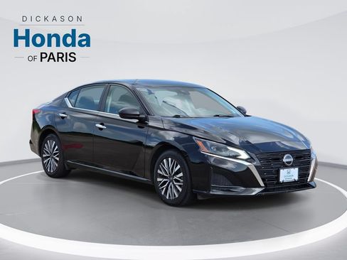 Used 2025 Nissan Altima 2.5 SV FWD image 3