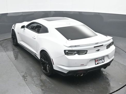 Used 2019 Chevrolet Camaro SS image 43