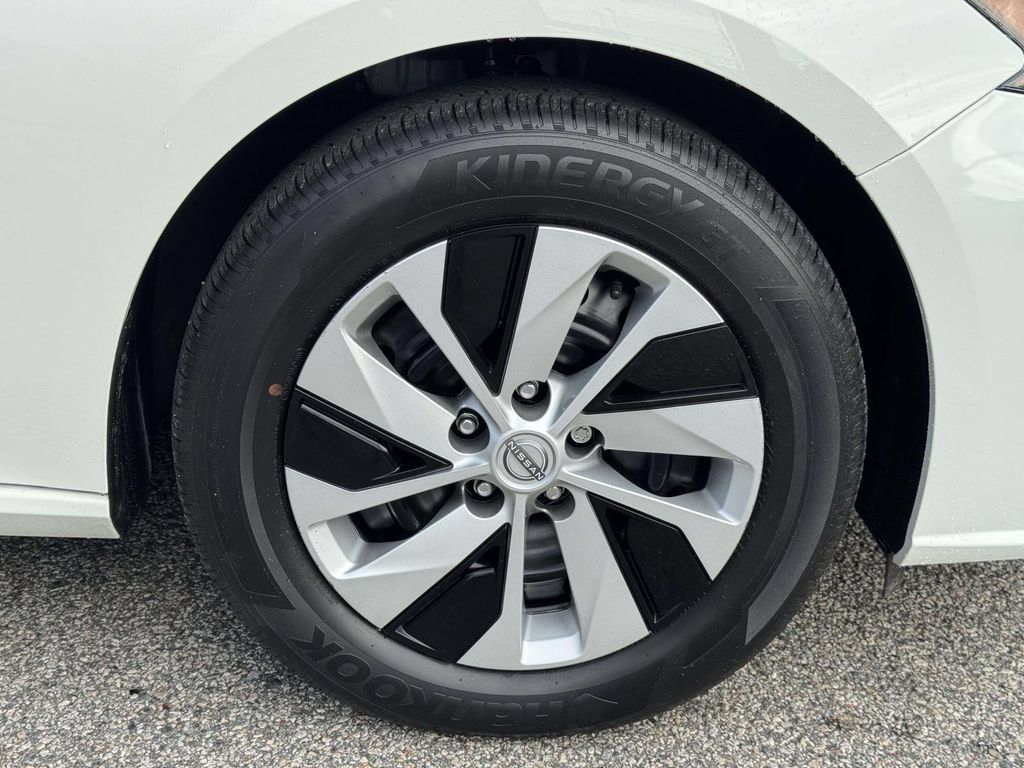 Used 2025 Nissan Altima 2.5 S FWD image 27