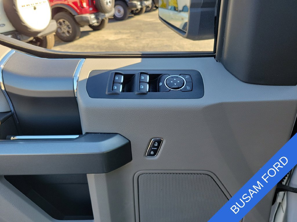Used 2018 Ford F150 XLT w/ Equipment Group 302A Luxury AWD/4WD image 14