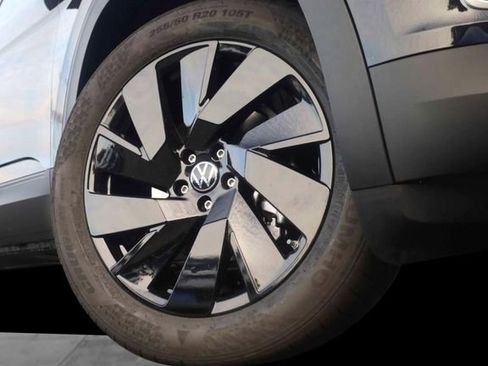 New 2026 Volkswagen Atlas SE image 3