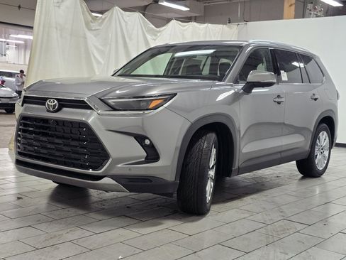 New 2026 Toyota Grand Highlander Platinum image 14