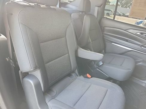 Certified 2025 Chevrolet Traverse LT w/ Driver Confidence Package FWD image 25