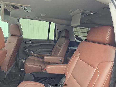 Used 2019 Chevrolet Suburban Premier w/ Premier Plus Edition AWD/4WD image 31