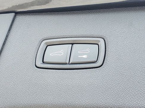 Used 2024 Porsche Cayenne AWD/4WD image 8