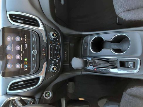 Used 2023 Chevrolet Equinox LT image 16