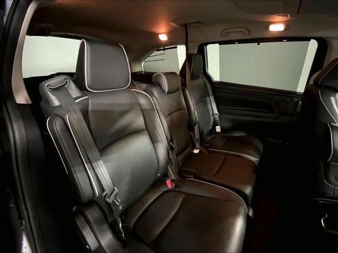 Used 2025 Honda Odyssey Touring image 23