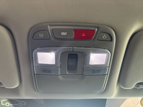 Used 2025 Kia Telluride S FWD image 33