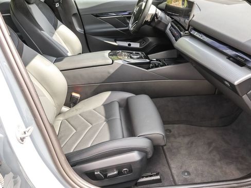 Used 2024 BMW i5 eDrive40i w/ M Sport Package image 64