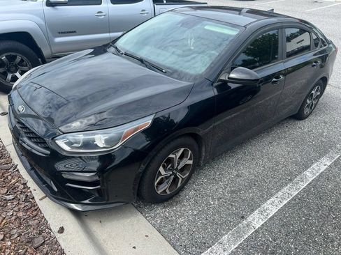 Used 2019 Kia Forte LXS FWD image 2