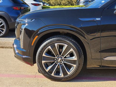 Used 2026 Cadillac Vistiq Sport w/ LPO, Floor Liner Package image 9