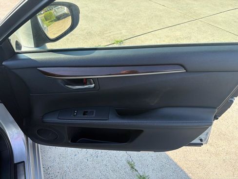 Used 2014 Lexus ES 350 w/ Premium Package FWD image 30