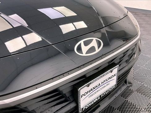 Used 2025 Hyundai Elantra Sport image 24