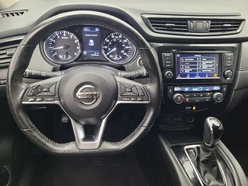 Used 2019 Nissan Rogue SV image 22