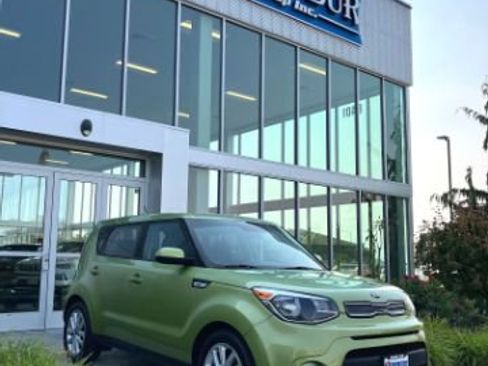 Used 2018 Kia Soul + FWD image 7