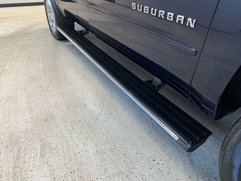 Used 2020 Chevrolet Suburban Premier w/ Max Trailering Package AWD/4WD image 15