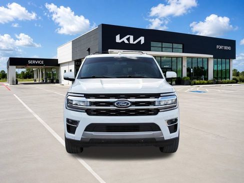 Used 2024 Ford Expedition Limited AWD/4WD image 2