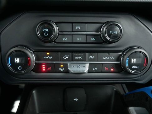 Certified 2024 Ford Bronco Black Diamond image 18