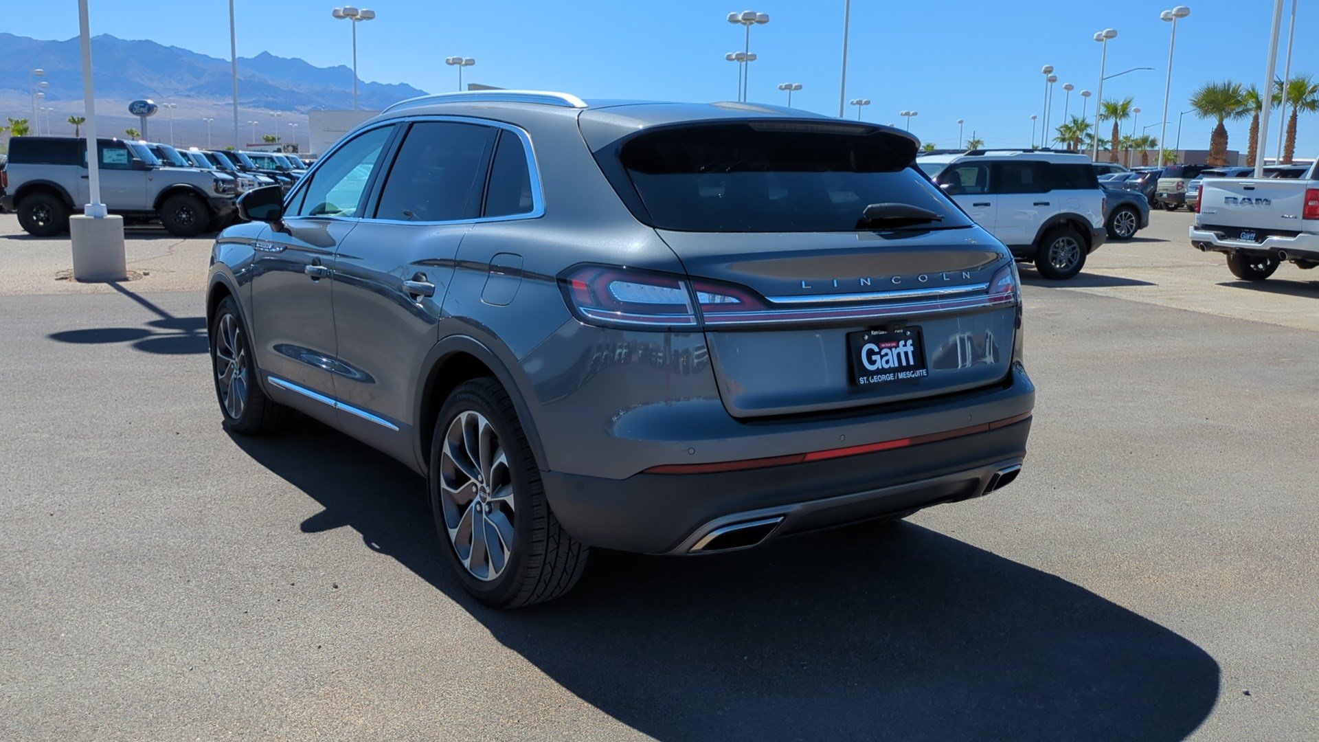 Used 2023 Lincoln Nautilus Reserve w/ Equipment Group 201A AWD/4WD image 5