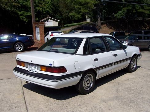Used 1991 Ford Tempo GL FWD image 4