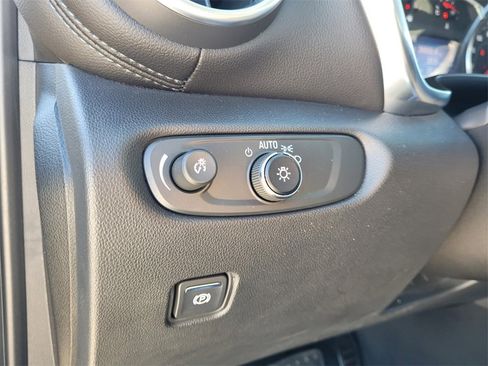 Used 2020 Chevrolet Blazer LT image 23