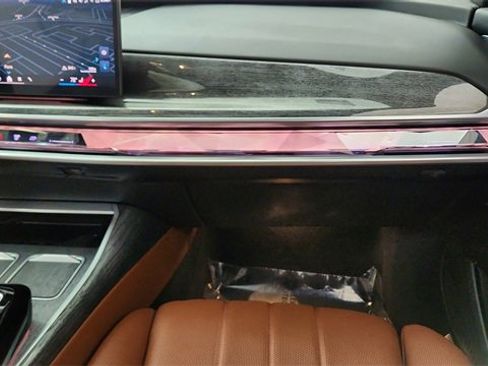 Used 2023 BMW i7 xDrive60 image 37