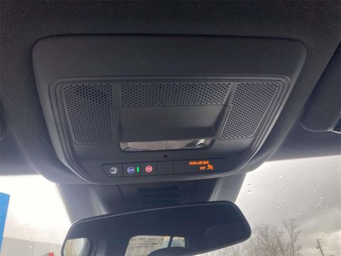 New 2026 Chevrolet Equinox EV LT image 24