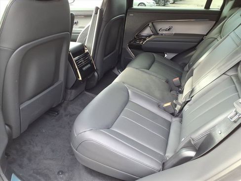 New 2026 Land Rover Range Rover SE image 5
