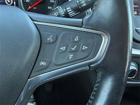 Used 2020 Chevrolet Equinox LT image 18