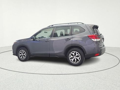 Used 2022 Subaru Forester Premium image 5