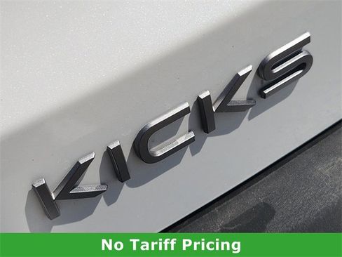 Certified 2025 Nissan Kicks SR image 10