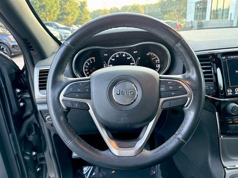 Used 2020 Jeep Grand Cherokee Altitude image 13