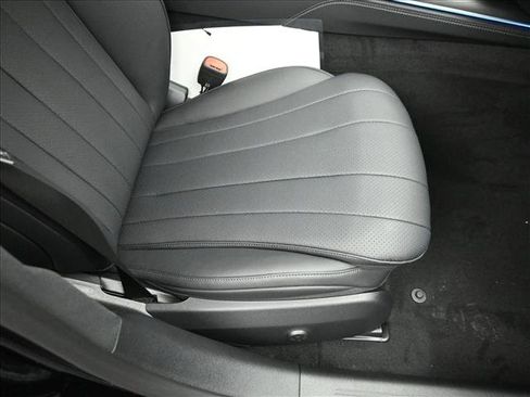 New 2026 Mercedes-Benz E 350 4MATIC Sedan image 28