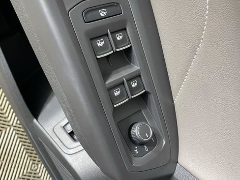 Used 2023 Volkswagen Atlas Cross Sport SEL R-Line AWD/4WD image 21