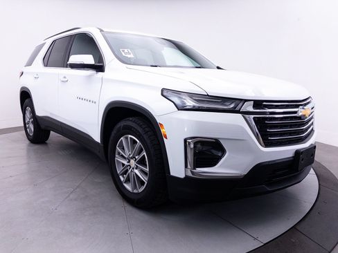 Used 2023 Chevrolet Traverse LT w/ LPO, Cargo Package FWD image 9