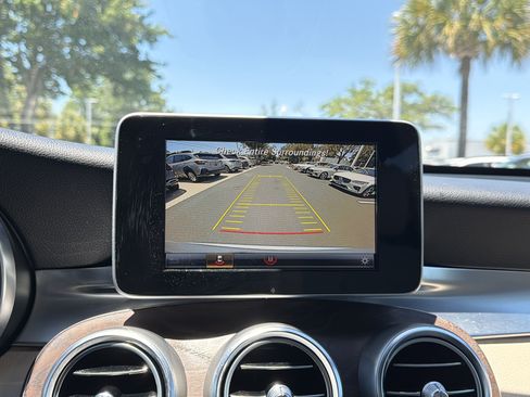 Used 2018 Mercedes-Benz GLC 300 image 25