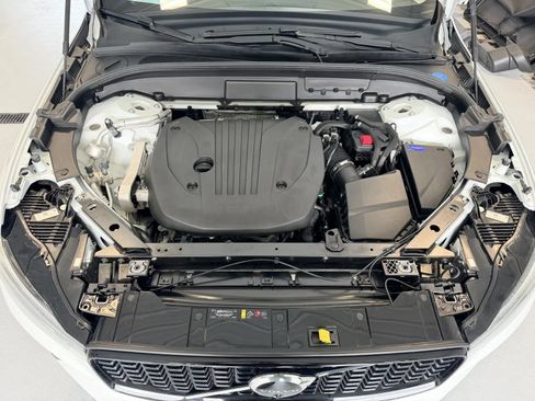 Used 2024 Volvo XC60 B5 Plus AWD/4WD image 43