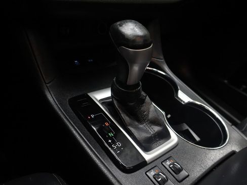 Used 2015 Toyota Highlander XLE image 26