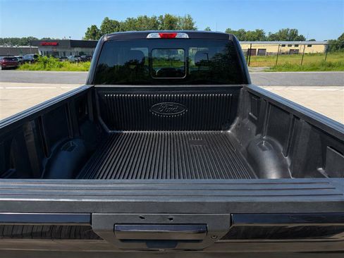 Used 2018 Ford F150 XLT w/ Equipment Group 302A Luxury AWD/4WD image 12