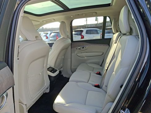 Certified 2024 Volvo XC90 B6 Plus image 11