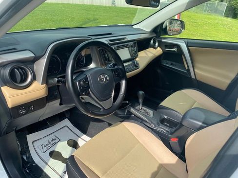 Used 2016 Toyota RAV4 XLE AWD/4WD image 10