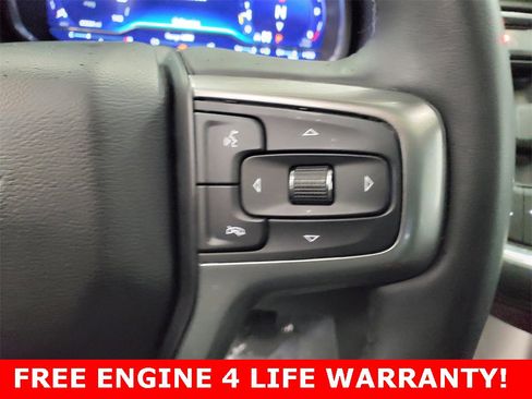 Used 2023 Chevrolet Suburban Z71 w/ Luxury Package image 16