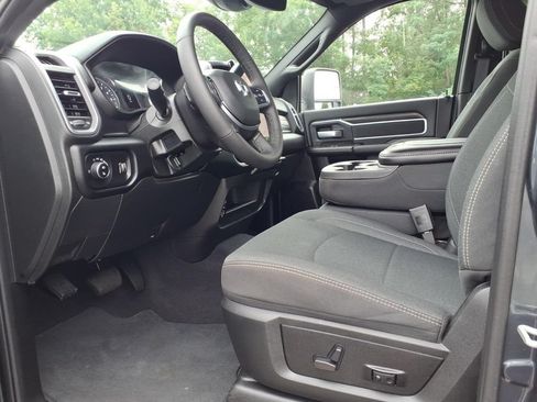 Used 2025 RAM 2500 Big Horn AWD/4WD image 13
