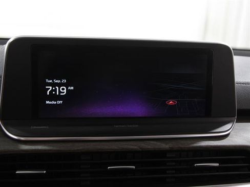 Used 2022 Kia Telluride SX w/ SX Prestige Package image 9