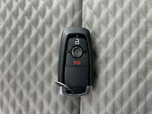 Used 2020 Ford Escape SE image 33