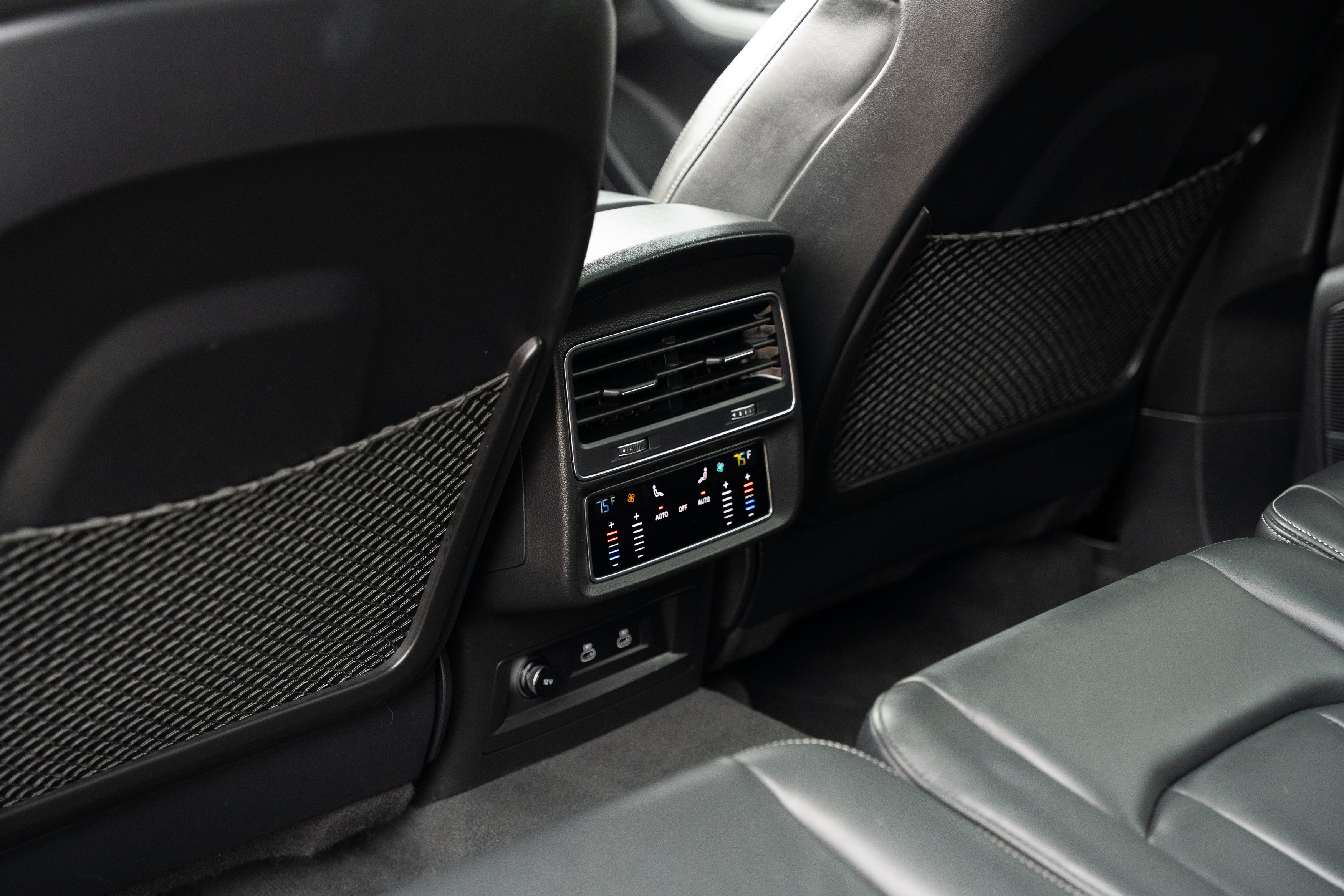 Used 2025 Audi SQ7 Premium Plus AWD/4WD image 27