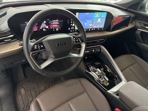 Used 2025 Audi Q5 Premium w/ Convenience Package AWD/4WD image 8