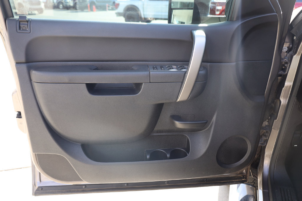 Used 2014 Chevrolet Silverado 2500 LT w/ Interior Plus Package AWD/4WD image 10