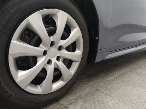 Used 2023 Toyota Corolla LE image 31