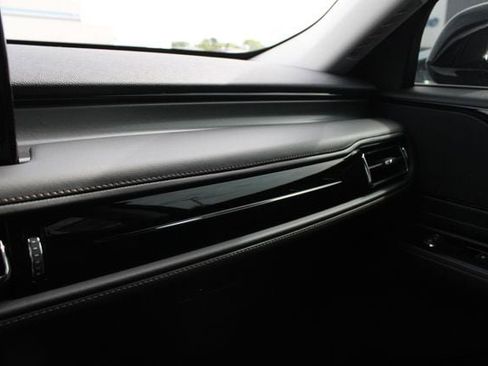 New 2026 Lincoln Aviator AWD image 17